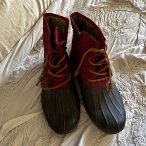 Speedy duck boots